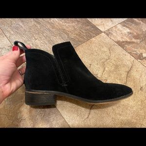 Dolce Vita Black Booties. Suede. Size 7.5. Gently Worn.